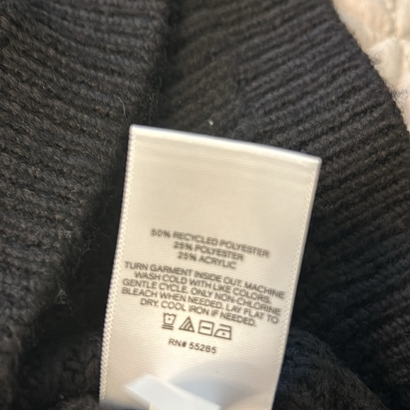 Express short sleeve turtleneck sweater vest - Picture 4 of 7